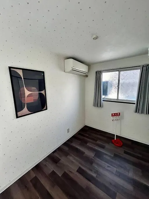 The House Is In The Center Of Nanba And Dotonbori, Only 5Mins From Subway, Easy Access To Airport, Newly Refromed, 3 Rooms For One Group Osaka
