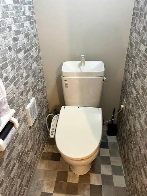 The House Is In The Center Of Nanba And Dotonbori, Only 5Mins From Subway, Easy Access To Airport, Newly Refromed, 3 Rooms For One Group Osaka Villa
