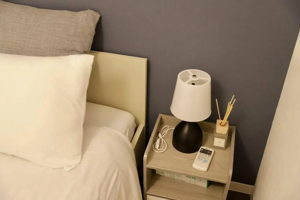 The House Is In The Center Of Nanba And Dotonbori, Only 5Mins From Subway, Easy Access To Airport, Newly Refromed, 3 Rooms For One Group Osaka 0*,