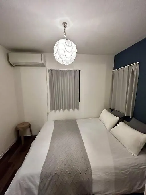 Villa The House Is In The Center Of Nanba And Dotonbori, Only 5Mins From Subway, Easy Access To Airport, Newly Refromed, 3 Rooms For One Group Osaka