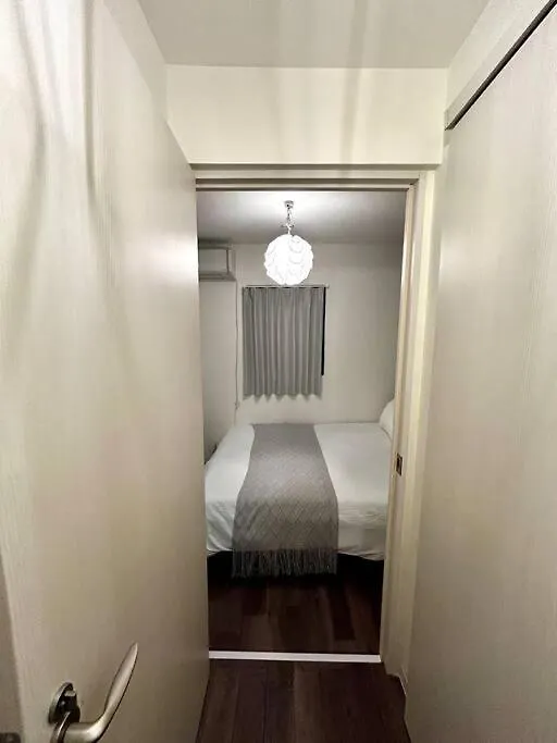 The House Is In The Center Of Nanba And Dotonbori, Only 5Mins From Subway, Easy Access To Airport, Newly Refromed, 3 Rooms For One Group Osaka Villa
