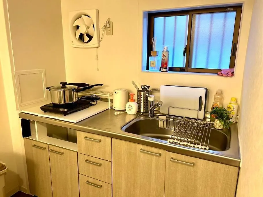 Villa The House Is In The Center Of Nanba And Dotonbori, Only 5Mins From Subway, Easy Access To Airport, Newly Refromed, 3 Rooms For One Group Osaka